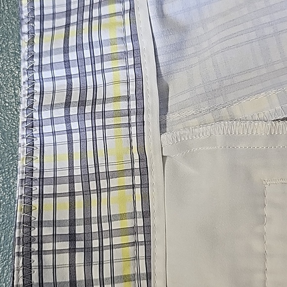 ANNIKA YELLOW AND GRAY PLAID BERMUDA SHORTS. SIZE 2. 3 POCKETS. GREAT - Picture 9 of 12